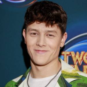 "TTBZ 18". Oskar Cyms wystąpił jako Bartek Wrona! Zaśpiewał "Kolorowe sny" [WIDEO]