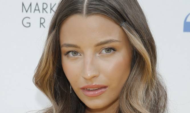 Julia Wieniawa zapozowała w koronkowej bieliźnie. Fani zwrócili uwagę na jedno [FOTO]