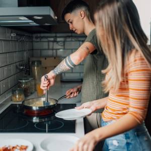 Na jakim tłuszczu smażyć jajecznicę? Sprawdź, czy nie popełniasz tego błędu!