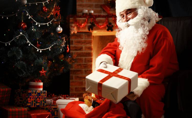 Premier dostał list od pięciolatki. Boi się braku odwiedzin Świętego Mikołaja przez pandemię  