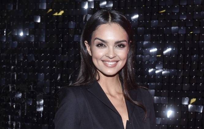 Klaudia El Dursi kusi, kokieteryjnie odsłaniając ciało. Fani zaniemówili. "Najpiękniejsza na świecie" [FOTO]