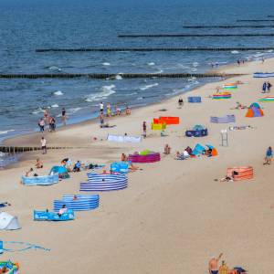 Na plaży w Rewalu przebieralni już nie ma. Winę ponoszą turyści 