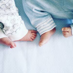 Istna anomalia! Urodziły się bliźnięta, które przyszły na świat w różnych latach. Jakim cudem?