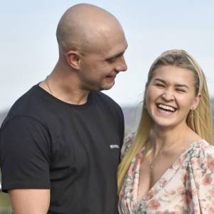 "Rolnik szuka żony". Klaudia z Valentynem na zdjęciu z podróży. Internauci: "To musi zakończyć się ślubem"