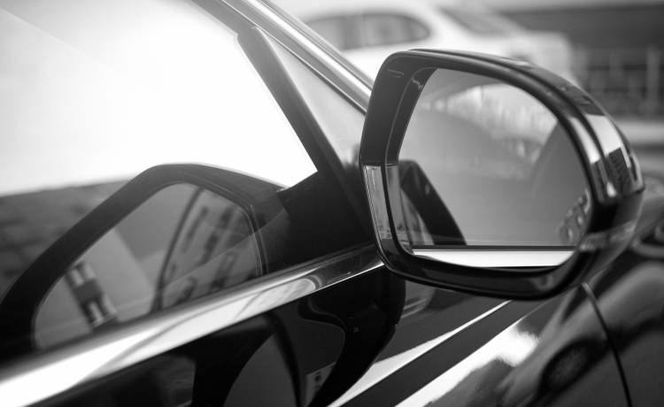 Tragiczna śmierć dwuletniej dziewczynki. Zostawiono ją w samochodzie na upale