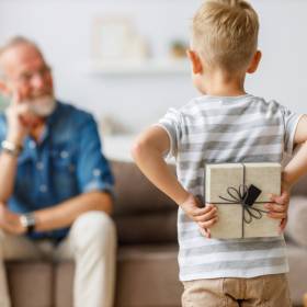 Życzenia na Dzień Dziadka 2026. Krótkie i zabawne życzenia dla dziadków z okazji ich święta