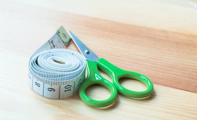 "Nagi stolarz" zaatakował policjanta nożyczkami