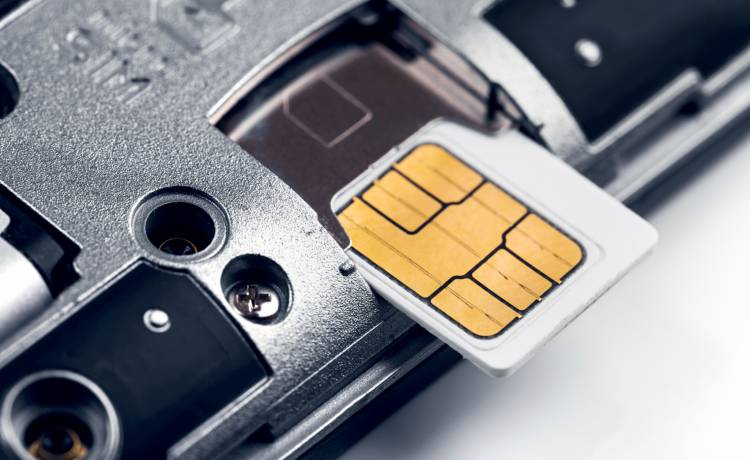 Nadchodzi koniec sieci 3G. Tysiące klientów będzie musiało wymienić kartę SIM lub telefon