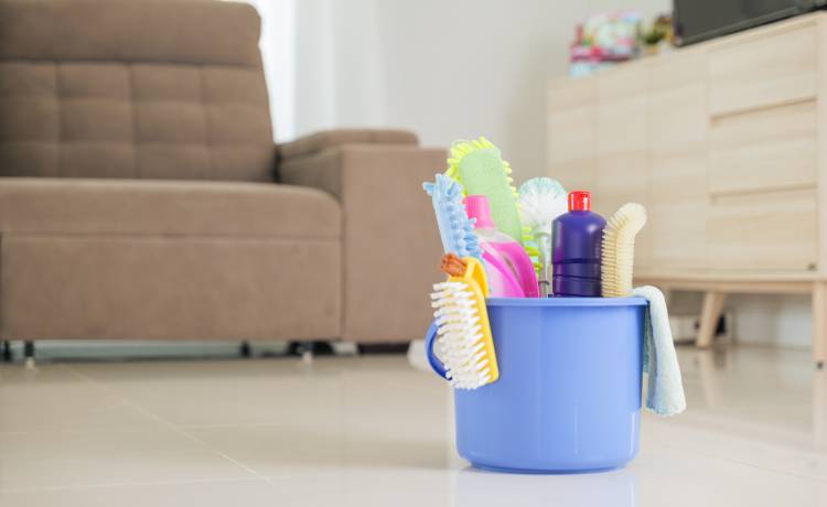 O tych 7 rzeczach zapominamy najczęściej podczas sprzątania! Sprawdź, co zalecają eksperci