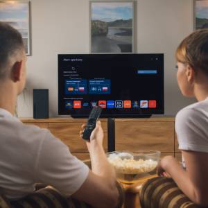 Koniec ze standardowymi telewizorami? Sprawdź, co musi mieć twój sprzęt