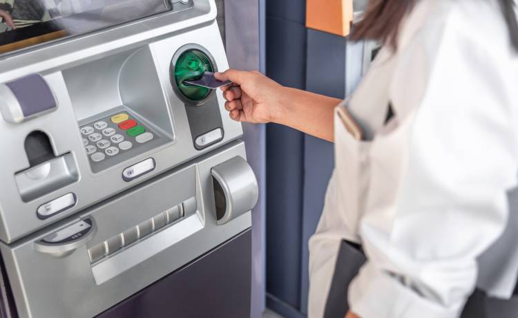 "Przerwa w dostępie do naszych usług, nie zapłacisz też kartą". Jest komunikat banku