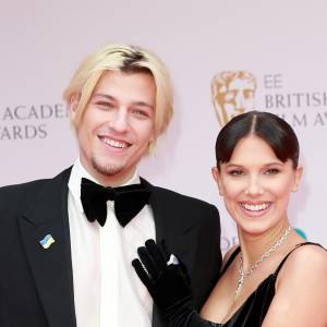 Millie Bobby Brown i Jake Bongiovi pokazali zdjęcia ze ślubu. Zobaczcie, jak wyglądali!