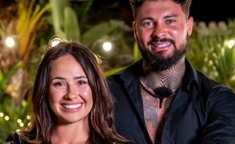 Widzowie "Love Island 8" bez litości dla Karoliny. Chcą ją usunąć z programu. "Produkcja za bardzo faworyzuje"              