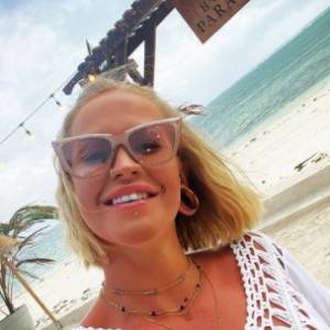 Dominika z "Hotelu Paradise" prezentuje wysportowaną sylwetkę. Pokazała także zdjęcia nago 