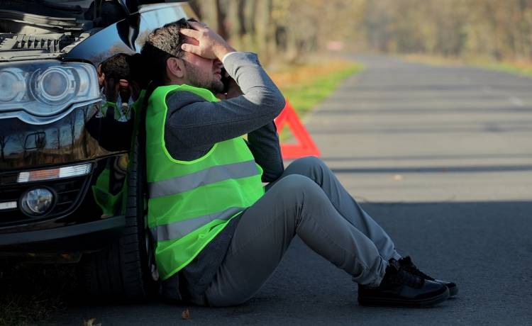 Nie wiedział, że spowodował wypadek. Nagle usłyszał niepokojące dźwięki dochodzące spod nadwozia