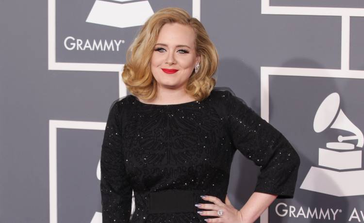 Adele jak szkielet. Nowe zdjęcie artystki szokują. Gwiazda chudnie w oczach