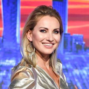 Joanna Moro w kontrowersyjnej stylizacji. Upodobniła się do Matki Boskiej