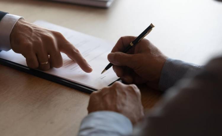 Testament bez notariusza? Sprawdź, czy jest ważny i jak go napisać!, fot. Shutterstock