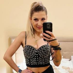 Magdalena Narożna przeszła metamorfozę. Sportowy strój podkreślił jej zgrabną figurę. "Jak osiemnastka" [ZDJĘCIA]