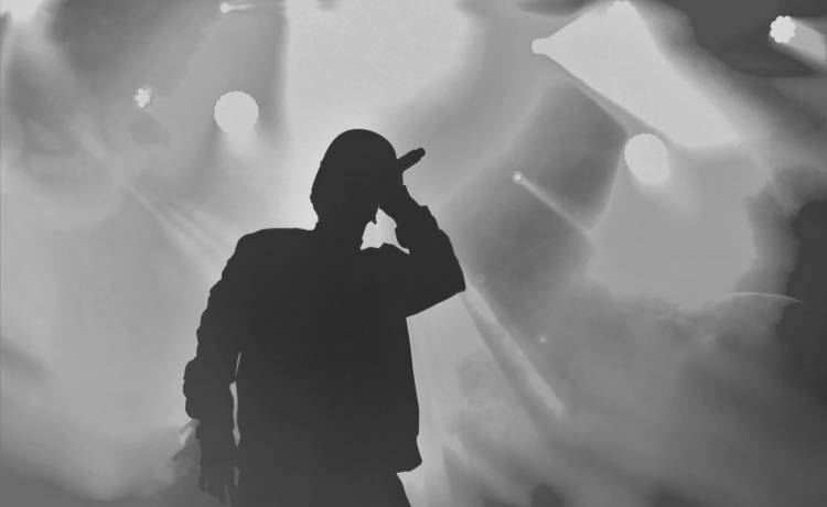 Raper zmarł w czasie koncertu. Setki fanów nie dowierzało w to, co widzą na scenie