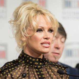 Pamela Anderson została mężatką po raz piąty! Wybrankiem gwiazdy 74-latek