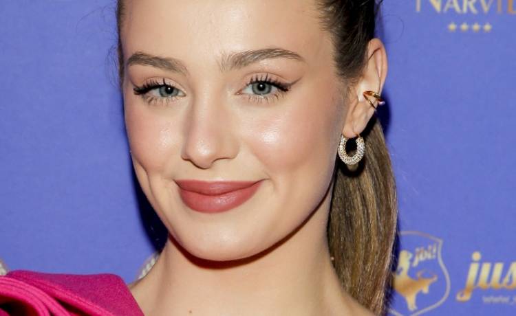 Wiktoria Gąsiewska bez stanika. Aktorka pochwaliła się gorącymi kadrami!