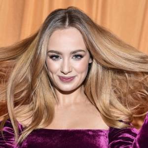 Wiktoria Gąsiewska nie do poznania! Wyrazisty makijaż podkreśla jej urodę. "Petarda" - komentują internauci [ZDJĘCIA]