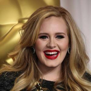 Adele przeszła kolejną metamorfozę?! W sieci pojawiły się szokujące zdjęcia [FOTO]