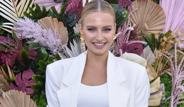 Karolina Pisarek podkreśla opalone: pośladki i biust. Gorące zdjęcia w bikini zapierają dech! [ZDJĘCIA]