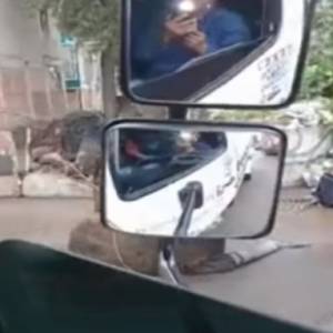 Gigantyczny szczur zatkał kanał odpływowy jedenej z dzielnic. Nagranie trafiło do sieci [WIDEO]