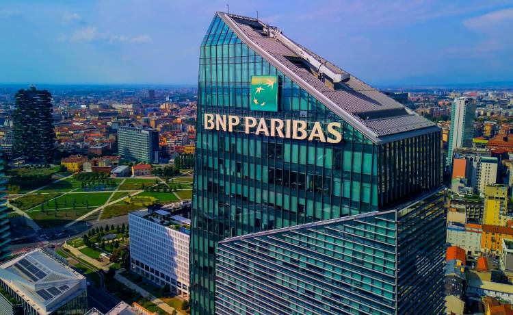  BNP Paribas ostrzega przed nową falą oszustw w mediach społecznościowych, fot. Shutterstock