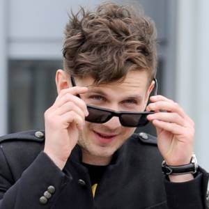 Antek Królikowski zakochany? Opublikował romantyczne zdjęcie ze spaceru!                                                                