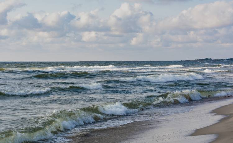 62-latek dryfował samotnie po Atlantyku. Uratowali go po 16 godzinach! [WIDEO]