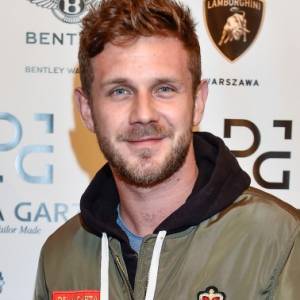 Była dziewczyna Antka Królikowskiego zaręczona z uczestnikiem "Top Model"! Pokazała zdjęcie pierścionka                                                    