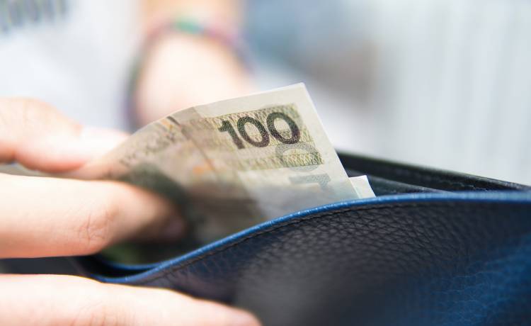 Można ubiegać się już o dodatkowy zasiłek. Na jakich zasadach?