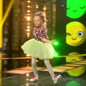 "The Voice Kids 3". Córka popularnego wokalisty wystąpi w programie. Brała już udział w innym show dla dzieci