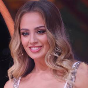 Wiktoria Gąsiewska odsłoniła ciało, pozując w stroju kąpielowym. Aktorka podzieliła się osobistym nagraniem 