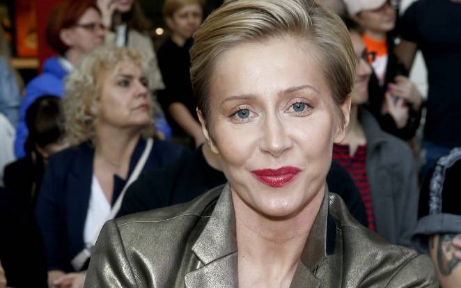 Katarzyna Warnke i Piotr Stramowski w zmysłowej sesji. Intymne kadry z rajskiej plaży trafiły do sieci