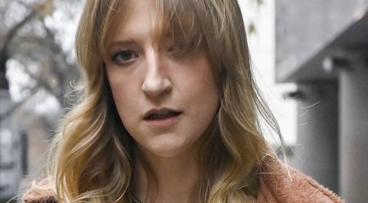 Lara Gessler z dzieckiem przy piersi. Opublikowała prywatne fotografie 