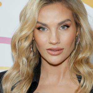 Karolina Gilon na wakacjach. Skąpy strój odsłonił wytatuowane ciało. "Bogini" - komentują fani 