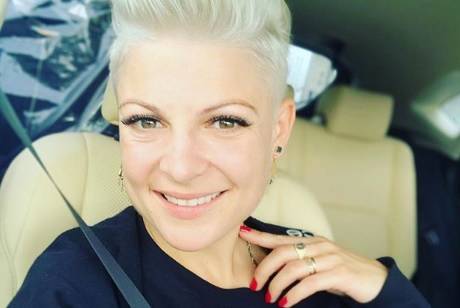 Wokalistka zespołu disco polo po rozwodzie. Magdalena Narożna z formacji "Piękni i Młodzi" pokazała partnera! 