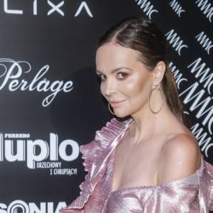 Anna Wendzikowska prezentuje ciało w basenie! "Obłędna syrena" [FOTO]