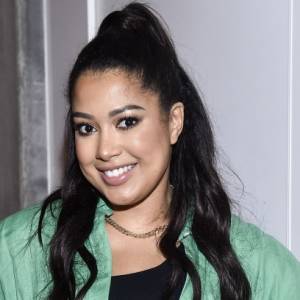 Patricia Kazadi prezentuje wdzięki na słonecznym balkonie w górach. "Piękna moja! Zdjęcie total hot" [FOTO]