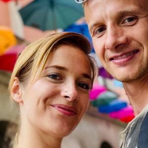 "Rolnik szuka żony". Marta Paszkin prezentuje ubrania dla przyszłych mam. Wybranka Pawła jest w ciąży? 