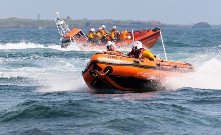Fala przybojowa to ogromne niebezpieczeństwo. Tłumaczymy to zjawisko