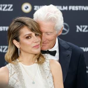 75-letni aktor nie mógł oderwać rąk od żony na ściance. Ładna para?