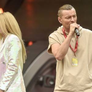 Liber "przyłapany z nową partnerką". Zrobili im zdjęcia