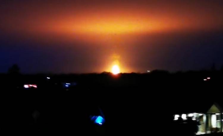 Nocne niebo rozświetliła ogromna kula ognia. Mieszkańcy byli przerażeni [WIDEO]