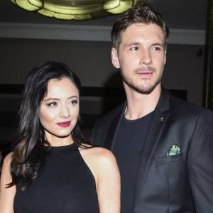 Kalska i Roznerski razem w "M jak miłość". Rodzinny kadr to hit! "Byle więcej takich obrazków"