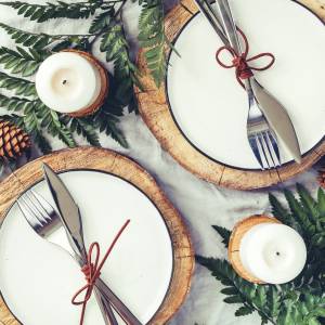 Jak szybko udekorować świąteczny stół? Sprawdź te triki!